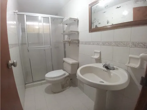 Vendo Casa De Dos Niveles En Los Nogales.