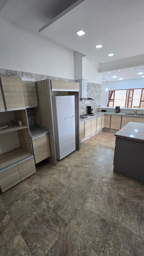 Casa En Venta En Urb El Castaño 04js