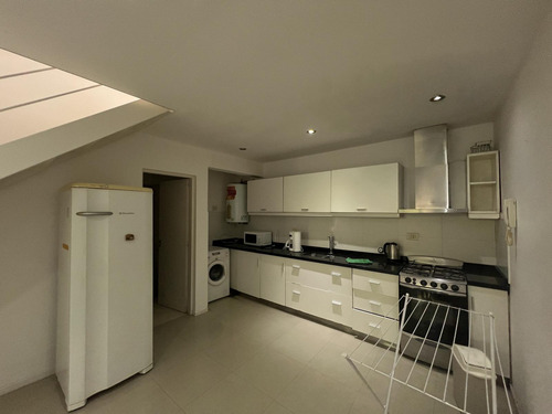 Loft De Dos Ambientes A Metros De Belgrano R Con Cochera.