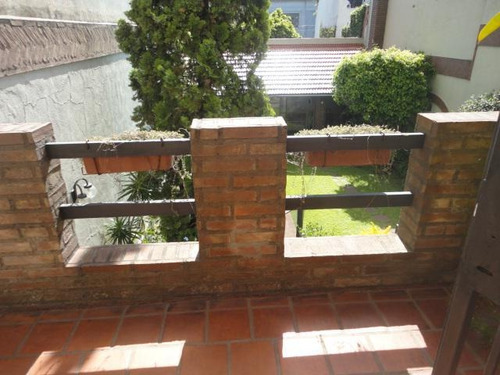 Imagen 23 de 29 de Venta - Parque Chacabuco - Casa De 242m2 Cubiertos Con Piscina, Jardín Y Quincho