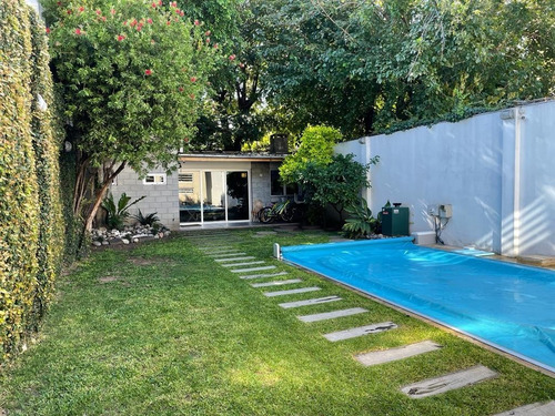 Imagen 11 de 30 de Venta - Magnifica Casa - Lote 8,66 X 43,30 - Piscina - Canepa Al 1300 - S. L