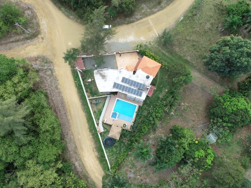 Vendo Villa En El Vacacional Matua Km22 De La Autopista Duarte, Santo Domingo, Rep.dom