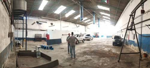 Imagen 2 de 6 de #1573 Galpon 1.200m2 Boleita Sur.