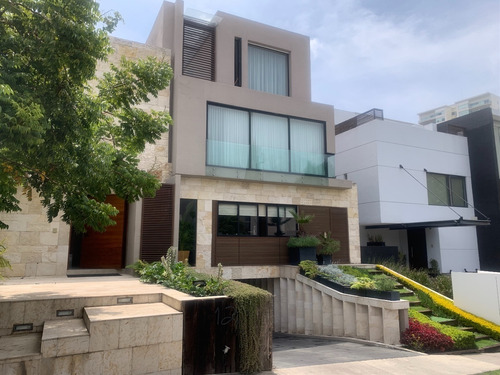 Venta Residencia En Cumbres Santa Fé