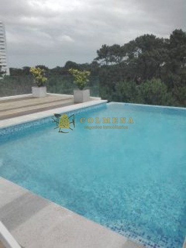 Apartamento De 2 Dormitorios 2 Baños, Con Terraza Con Vista Al Bosque. En Av Rooesevelt. Consulte!!!!!!- Ref: 2028
