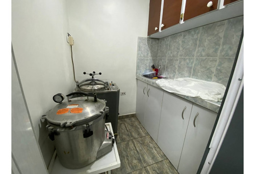 Venta De Clinica, La Campiña, Caracas - Equipada