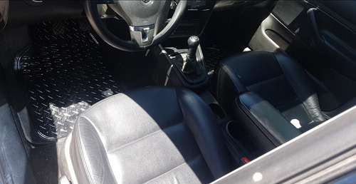Volkswagen Bora 1.8 Highline T 180cv Cuero 2014