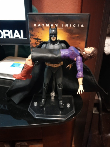 Figura Batman Begins Y Rachael Dowes New Mafex Botleg (Usado)