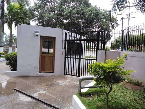 Imagen 5 de 5 de En Venta Apartamento En Urb. Las Quintas Rp