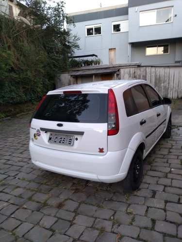 Imagem 3 de 11 de Ford Fiesta 2011 1.0 Flex 5p