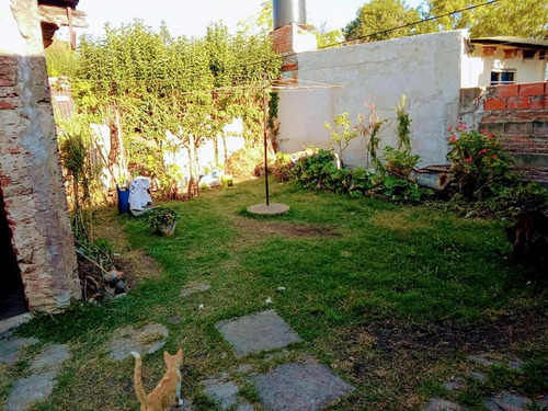 Casa Venta 2 Dormitorios 1 Baño 1 Patio 1 Galpon 220 Mts2 Totales - Berazategui