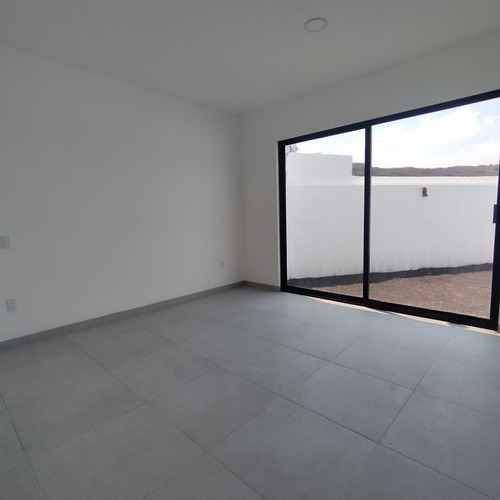 Casas En Venta En El Condado, Jardín, 3 Recamaras, Una En Pb, De Lujo !
