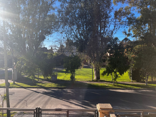 Ph 3 Ambientes Con Jardín Y Cochera Cerca De Au. Acc. Oeste Bajada Santa Rosa