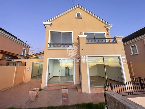 Casa En Venta De 4 Dorm 3 Baños Gabriela Mistral, La Serena
