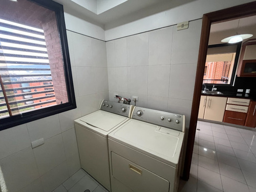 En Venta Apartamento Con Espectacular Vista Al Avila. Sal