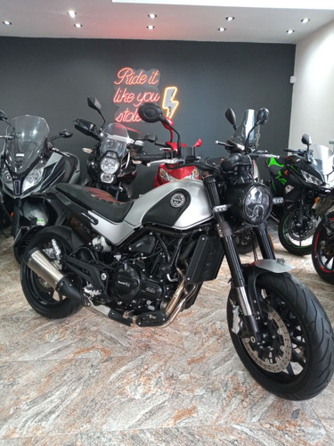 Benelli Leoncino 500 Modelo 2021 Con 12.000kms