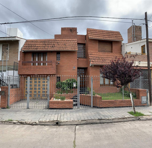 Imagen 1 de 3 de Altos San Martín, Vendo Casa 3 Dormitorios, Pileta