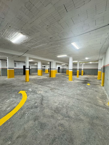 Piso Industrial En Alquiler 816 M2 - Urb. Los Ruices