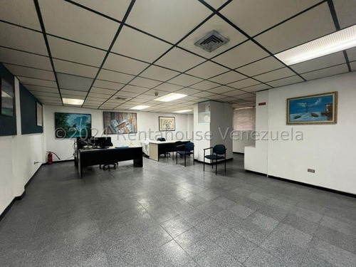 Hermoso Local Comercial En La Parroquia La Candelaria, En Alquiler. Ch.
