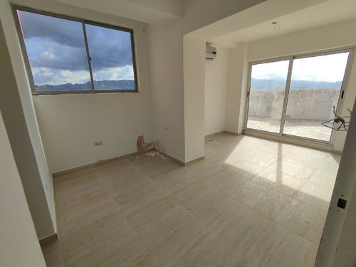 Imagen 8 de 16 de Yasmin Roa En Venta Hermoso Penthouse En Venta En Manantial Naguanagua (130 M2) Cod 449642