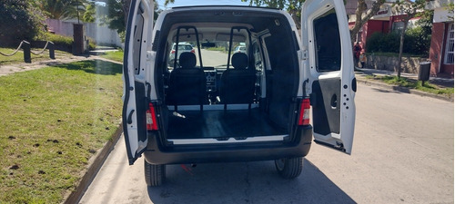 Imagen 10 de 16 de Peugeot Partner 2020 1.6 Hdi Furgon Confort 92