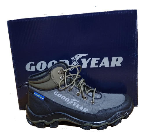 Botas Good Year (reflejantes/antiderrapantes)