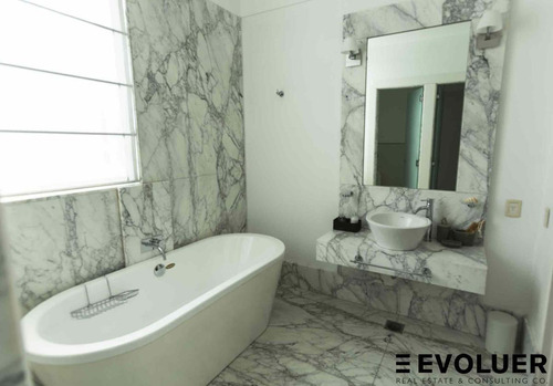219mts², 2 Dormitorios En Suite Con Cochera, Los Molinos Building.