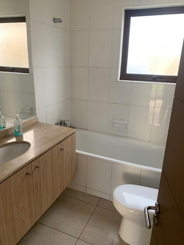 Casa En Arriendo De 3d/3b En Condominio Los Poleros Machalí