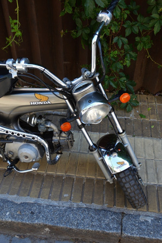 Imagen 6 de 8 de Honda Dax Japón St70 / Con Todos Los Papeles.
