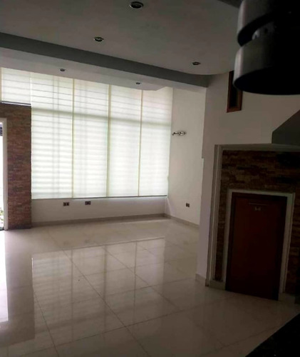 Imagen 4 de 9 de Townhouse De 190 M2 Cerca Del Hotel Hesperia Valencia