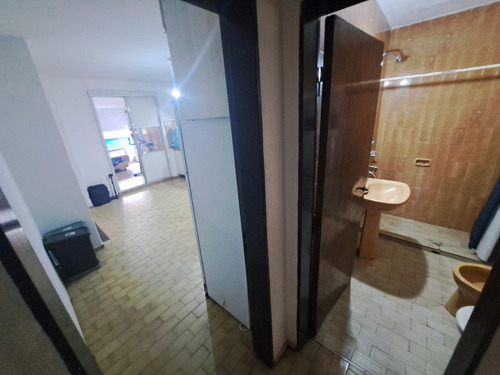 Casa En Venta. Barrio Rosedal. Con Patio.