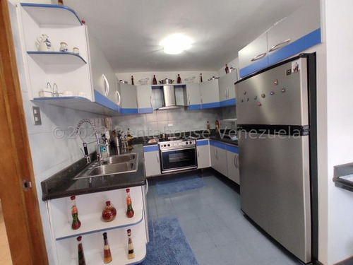Gjg 25-10982 Vende Espacioso Apartamento 133 Mts2 Urb San Isidro Maracay