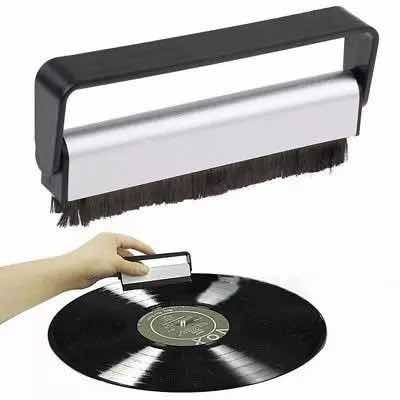 Imagen 2 de 3 de Cepillo Limpia Disco Vinilos + Liquido + Paño Carbono