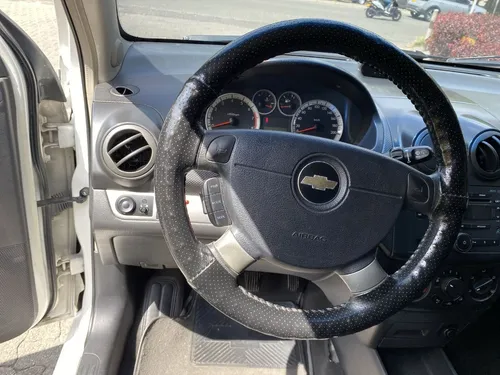 Chevrolet Aveo 1.6 Emotion Mt 4x2 2012