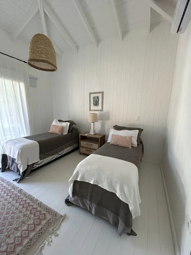 Venta Casa 4 Dormitorios Pinar Del Faro José Ignacio Con Gran Galería Y Pileta (pfk33)