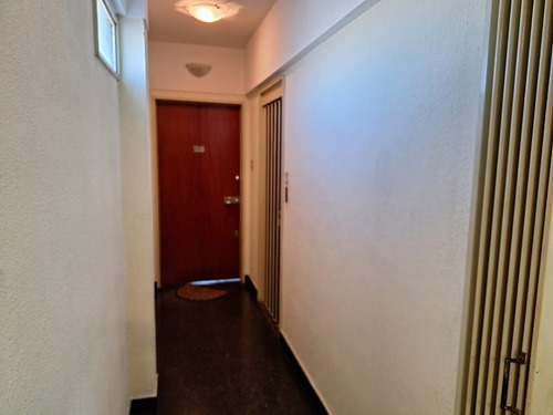 Dueño Directo Vende 3 Ambientes En Parque Chacabuco, Muy Luminoso