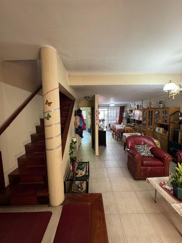 Duplex De 4 Ambientes C/ Cochera Y Fondo ¡exc. Ubicación!