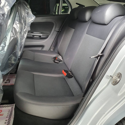 Imagem 12 de 14 de Volkswagen Voyage 1.6 Msi Totalflex 4p Manual