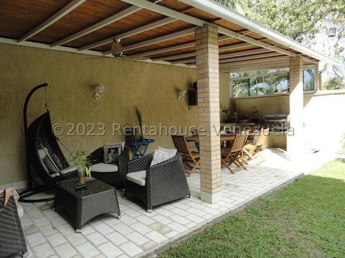 Casa En Venta, Ubicada En La Urbanizacion El Cafetal Mls #23-28807