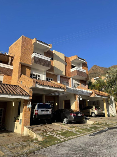 Imagen 4 de 20 de Re/max. Iris Hernandez . Townhouse (250m2). Piedras Pintadas. Valencia. Codigo 136400