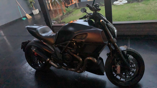Ducati Diavel Dark