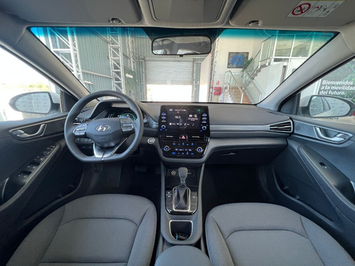 Imagen 12 de 22 de Hyundai Ioniq Unique 1.6 Gdi Hibrido At 5p