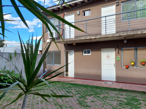 Departamento De 2 Amb C/ Patio Y Cochera- Castelar- Alquiler