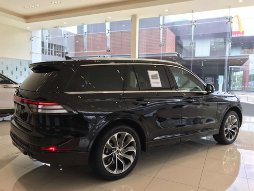 Imagen 6 de 11 de Lincoln Aviator Touring Phev 3.0