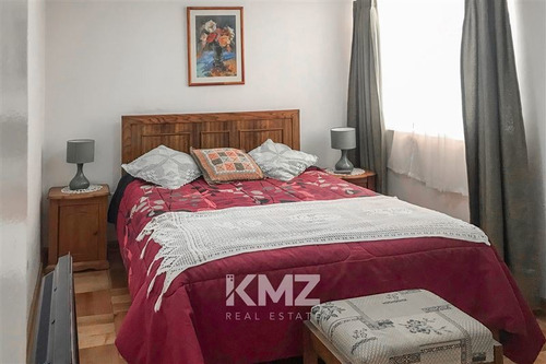 Casa En Venta De 8 Dorm. En La Florida