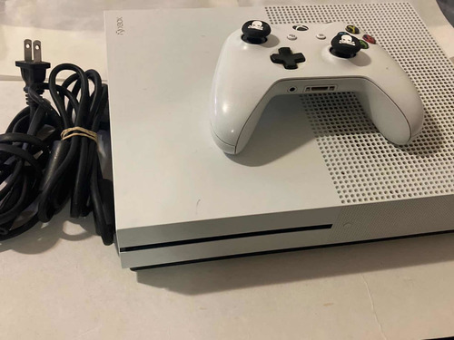 Xbox One S, 500gb Buen Estado Más 1 Juego 