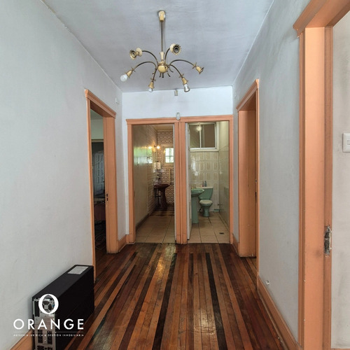 Amplia Casona De 270 M² Para Oficinas En Centro De Santiago