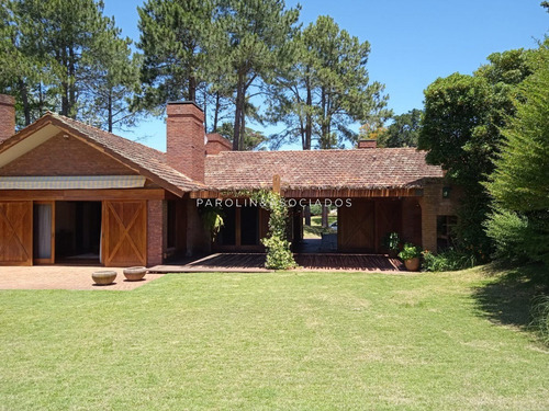 Casa En Venta Y Alquiler, Golf, Punta Del Este, 4 Dormitorios.- Ref: 3036