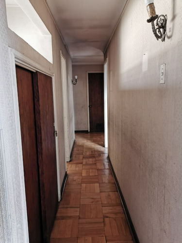 Casa En Providencia 5 Dormitorios 3 Baños, Piso De Parquet