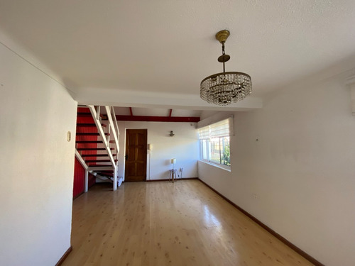 Buena Casa Con Depto Interior, Sector Los Condores Thno